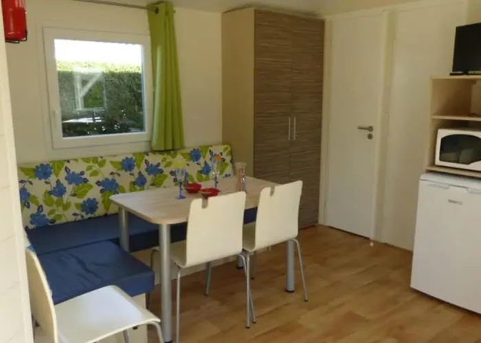 キャンプ場 Mobil Confortable Avec Terrasse A - Api-1-52-516