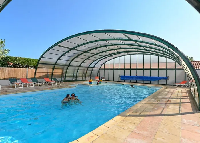 Mobil Confortable Avec Terrasse A - Api-1-52-516 ノートル・ダム・ド・モン