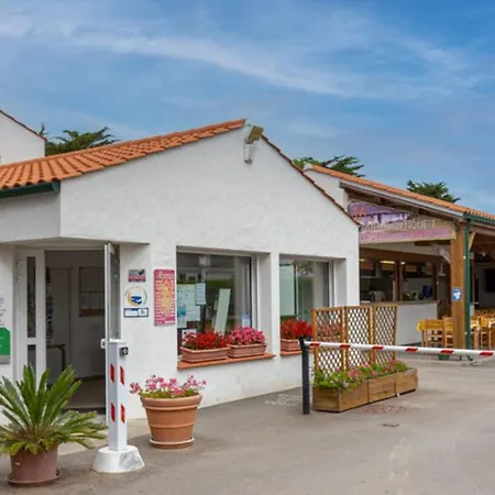 Mobil Confortable Avec Terrasse à - Api-1-52-516 Campeggio *