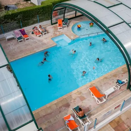 Mobil Confortable Avec Terrasse à - Api-1-52-516 Campeggio Notre-Dame-de-Monts