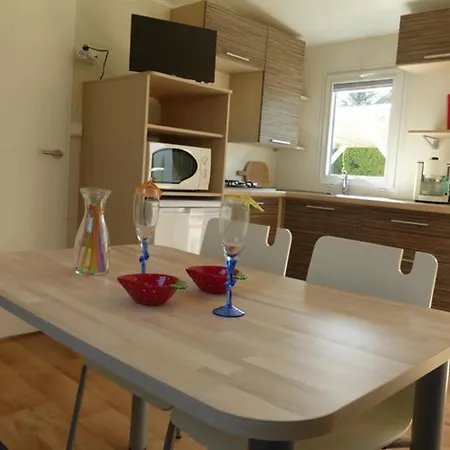 Campeggio Mobil Confortable Avec Terrasse à - Api-1-52-516